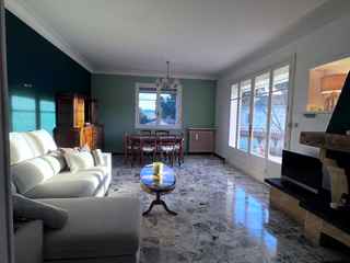Salon, villa au Luc