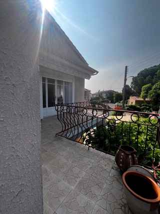 Terrasse surélevée, villa au Luc